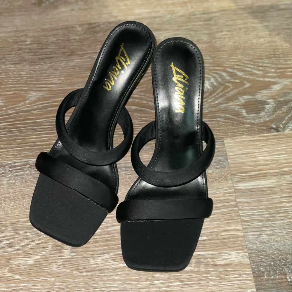 Gold Chain Heel Shoe